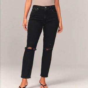 NWOT Abercrombie black ripped mom jeans size 8 or 29!